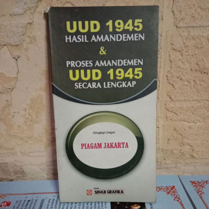 Buku Saku UUD 1945 Hasil Amandemen dan Proses Amandemen UUD 1945 secara Lengkap