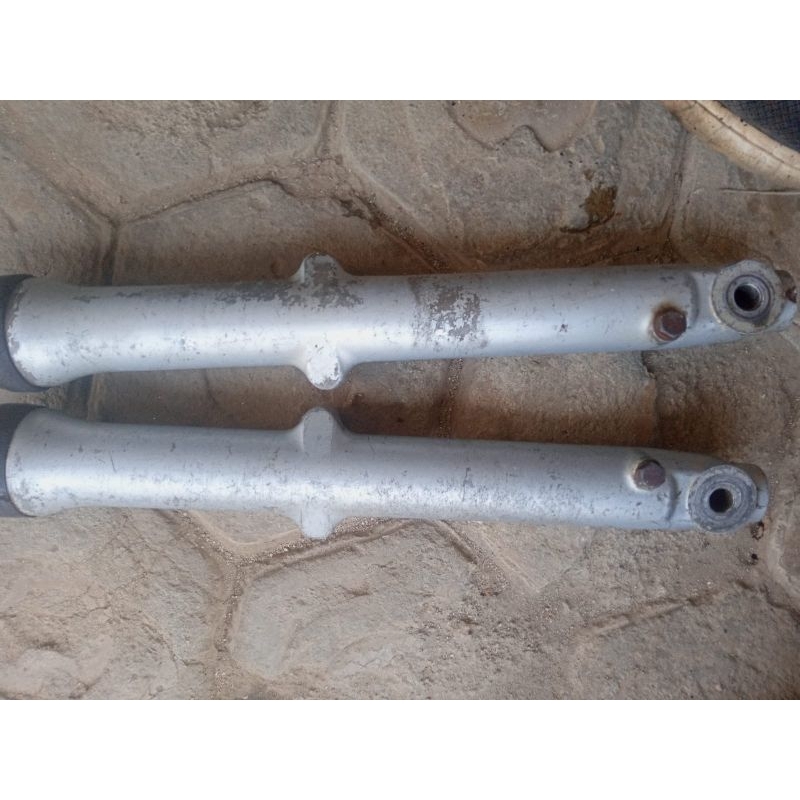 Tabung shock depan Honda win/ atau battom shock depan Honda win original asli copotan seken