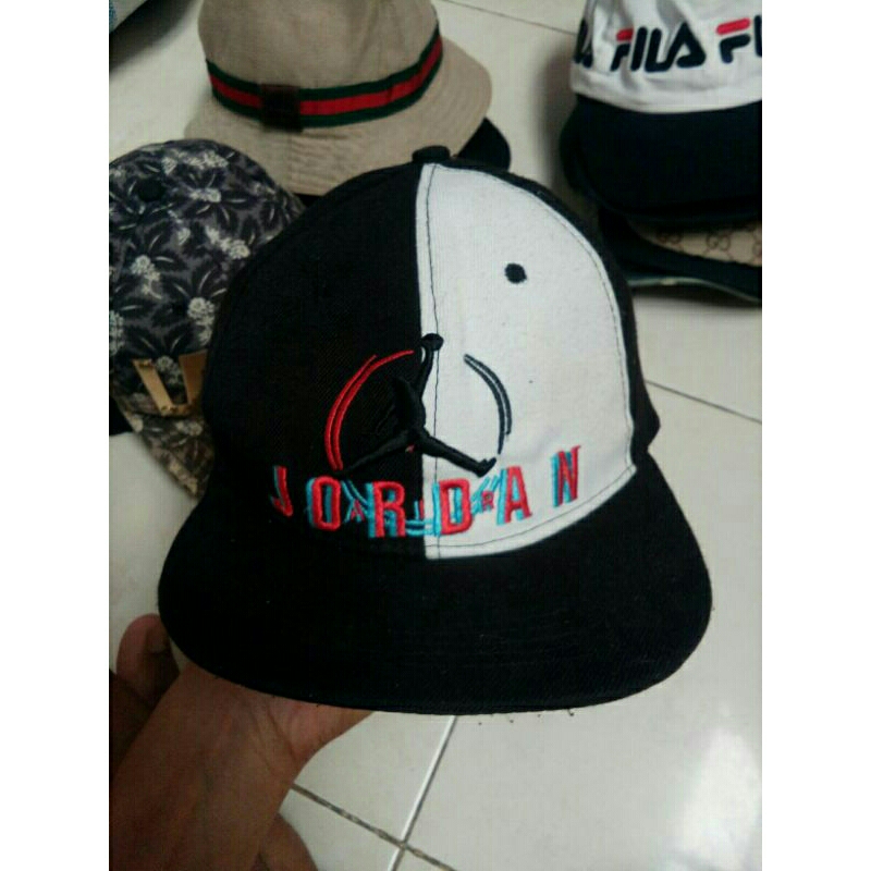 Topi brand