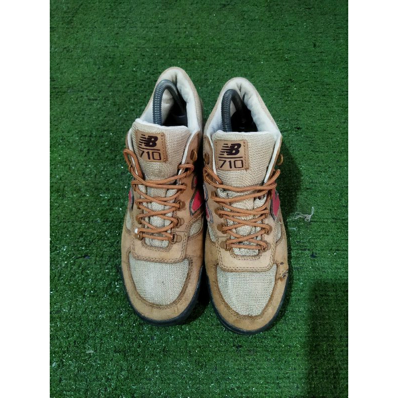 new balance 710