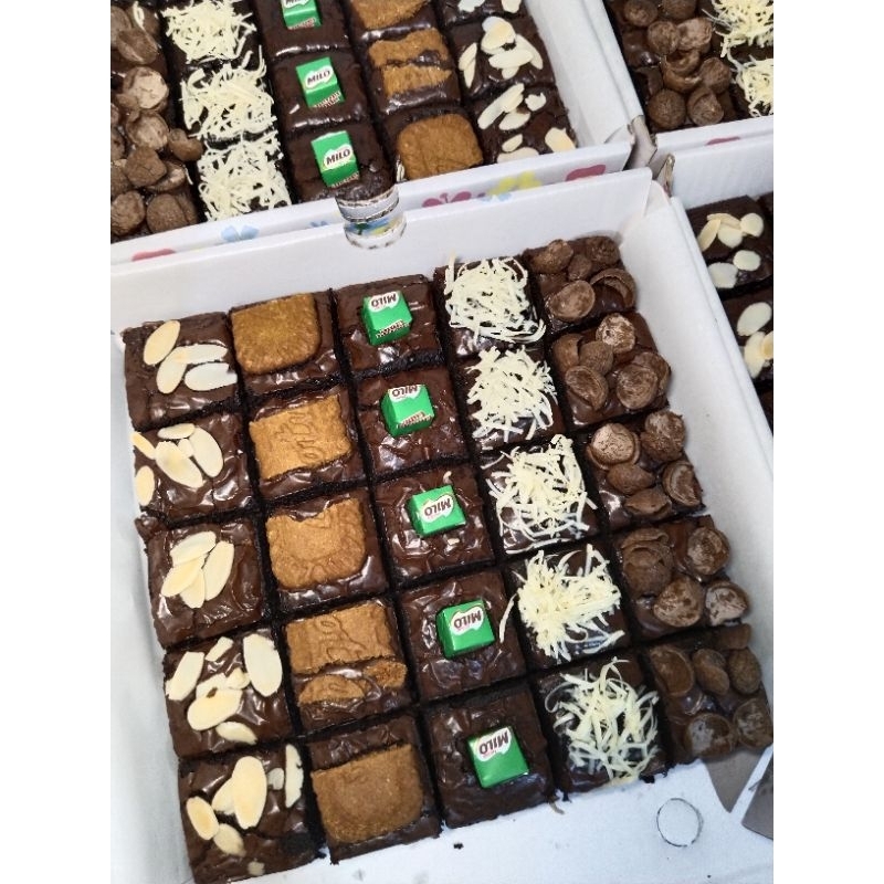 

Brownies Panggang Classic PREMIUM size Large 20x20 25 slice