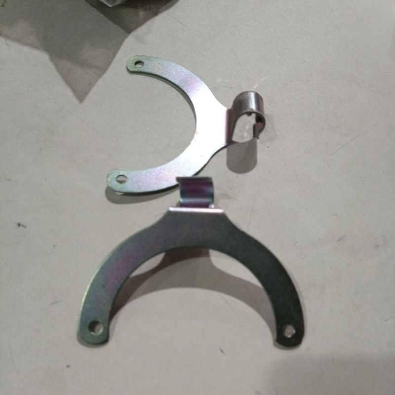 klem tutup karbu atas Mio