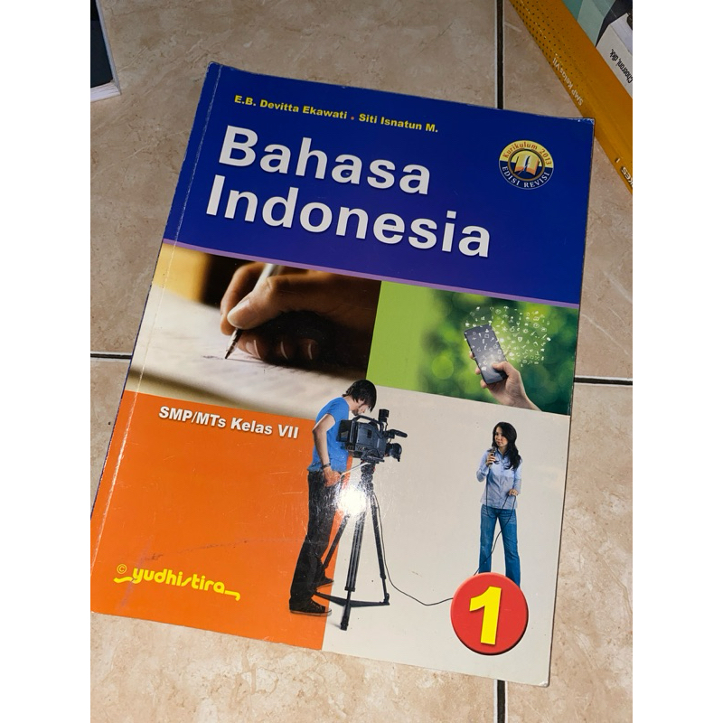 

BUKU BAHASA INDONESIA UNTUK SMP KELAS 1.