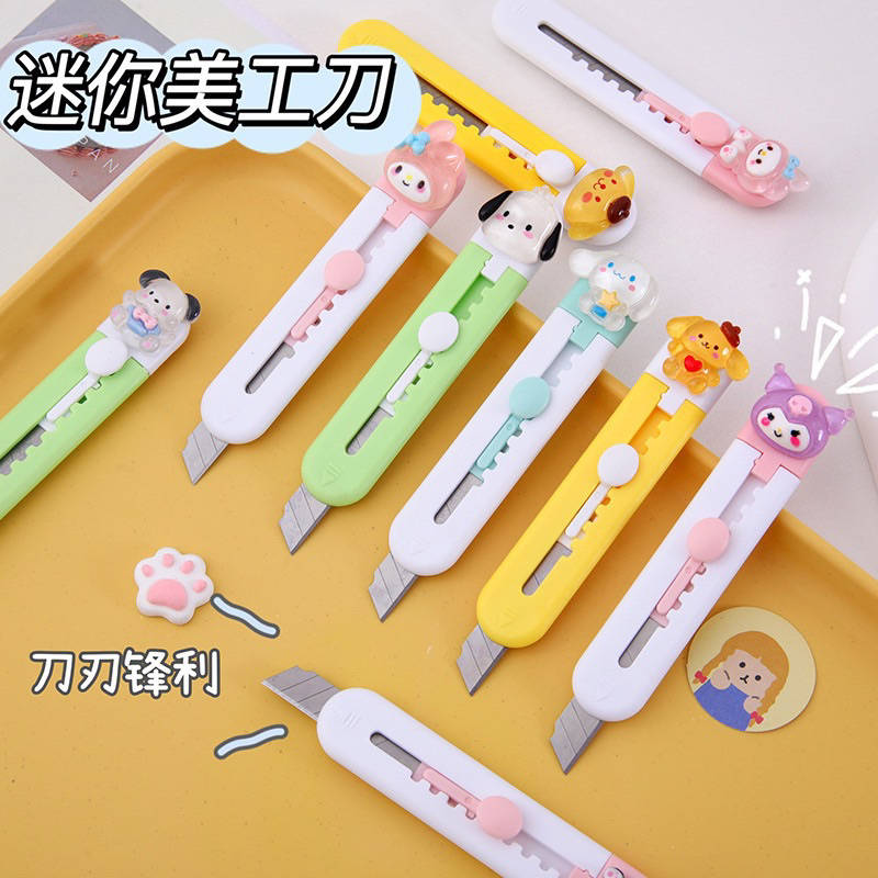 

Delunashop Pisau Cutter Mini Lucu/ Mini Cutter karakter sanrio cinnamonroll kuromi Pemotong Kertas Mini Portable warna polos/ CutterUnboxing Paket/ Cutter Mini