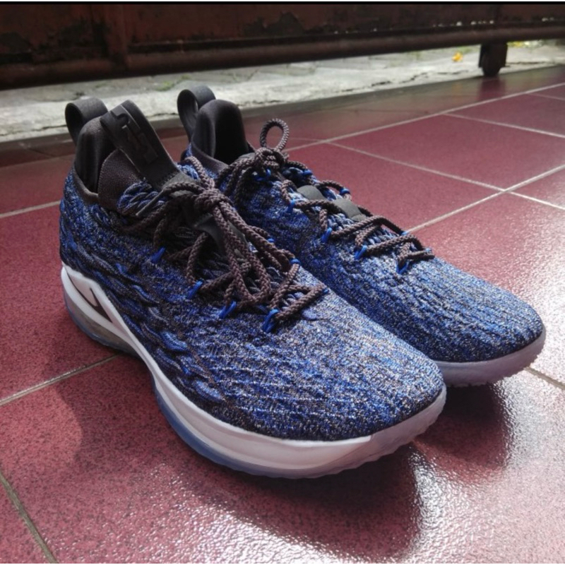 (PRELOVED) Nike LeBron 15 Low Signal Blue Original NOS Size 44.5/ US 10.5