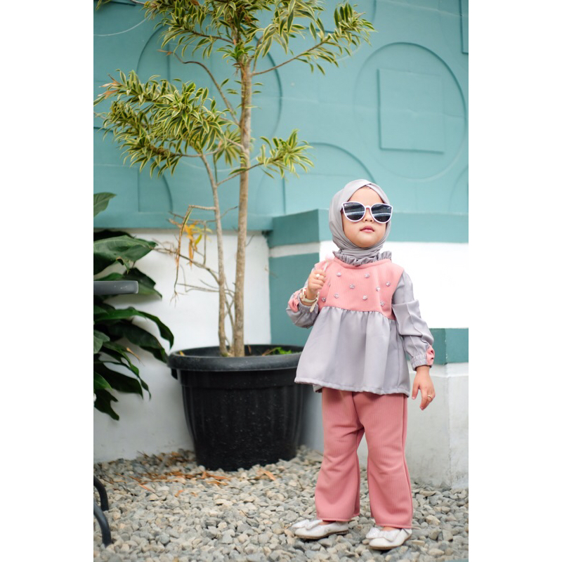 Aiyla oneset (+Hijab On Model) =  Silahkan pilih set celana/set rok