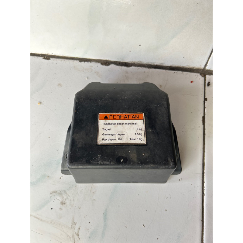 cover penutup aki suzuki skydrive