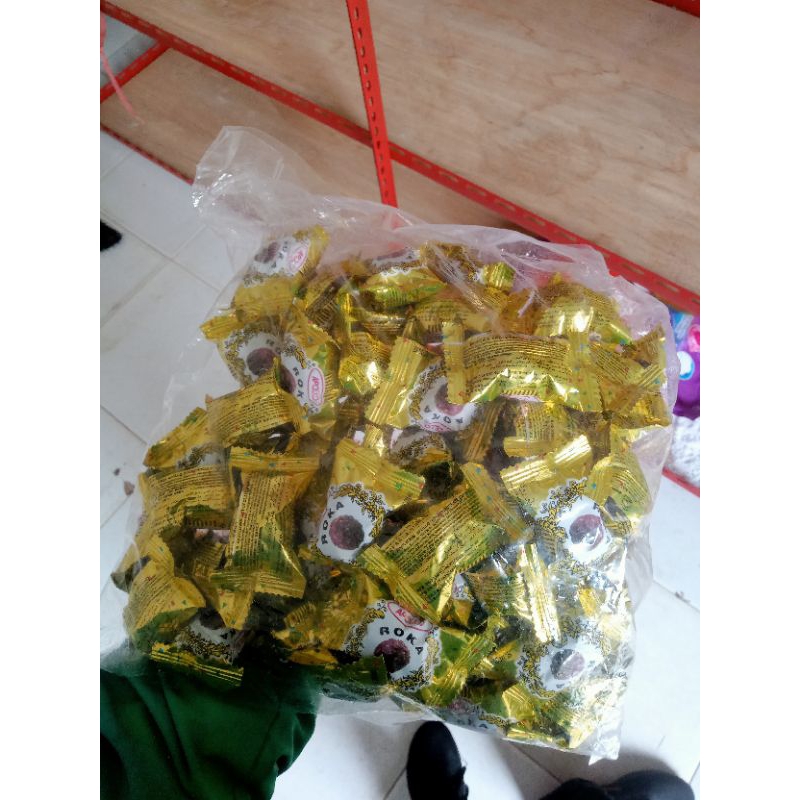 

Biskuit Bola Coklat Roka