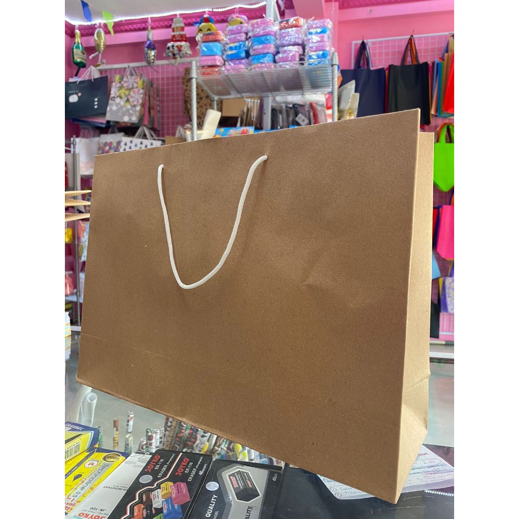 

PAPER BAG CUSTOM SABLON SOUVENIR HAJATAN KADO ULANG TAHUN L1