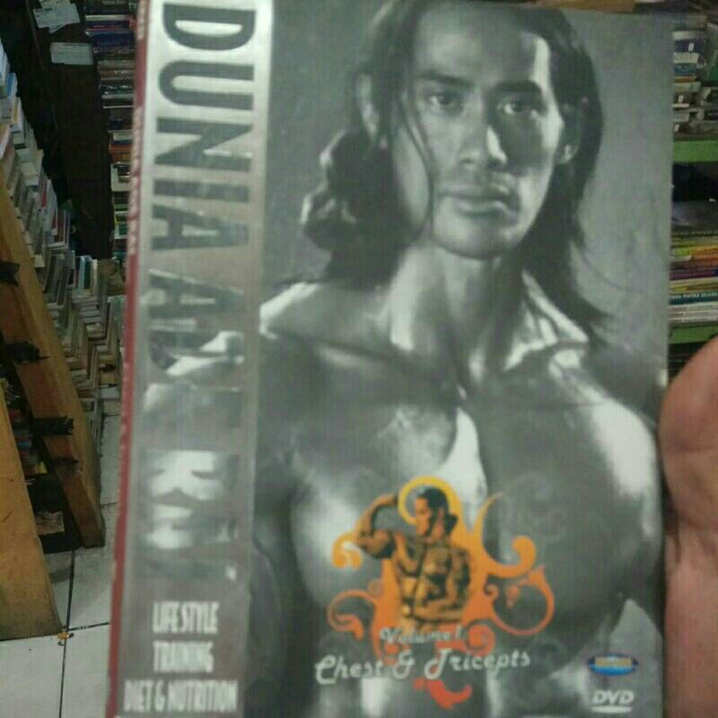 BUKU BEKAS DUNIA ADE RAI + CD