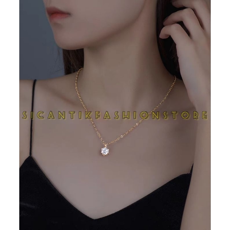 Kalung Rantai Titanium Liontin Mata Satu Fashion Wanita Terlaris Anti Karat Tidak Luntur Perhiasan Harian Perempuan