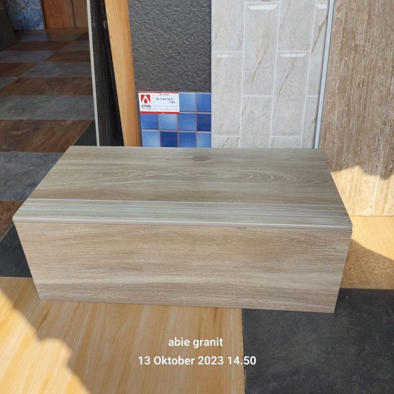 granit tangga motif kayu dop sunpower uk 30×60