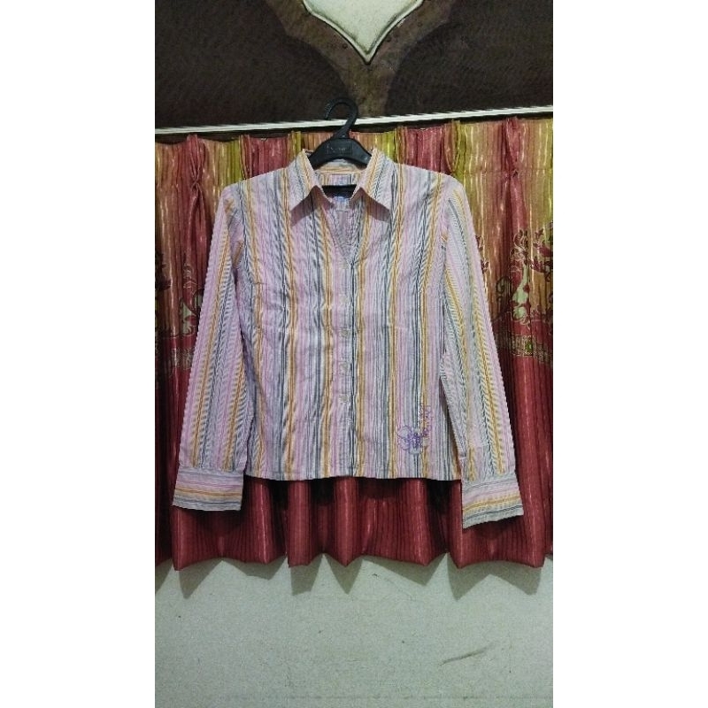 Kemeja Garis Garis Wanita Osella (PRELOVED)