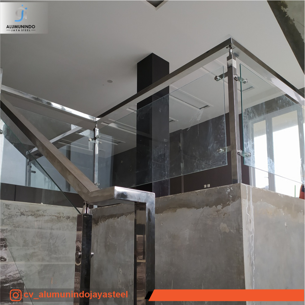 Railing Tangga Stainless Kaca Tempered 8mm