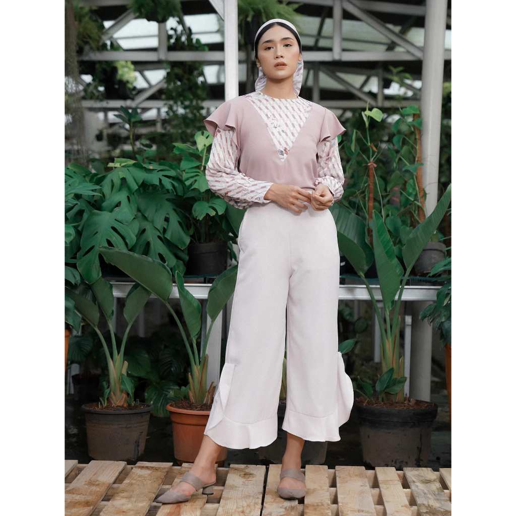 Geiza Pants Powder Beige - Aleza Label | Celana Panjang Wanita | Aleza