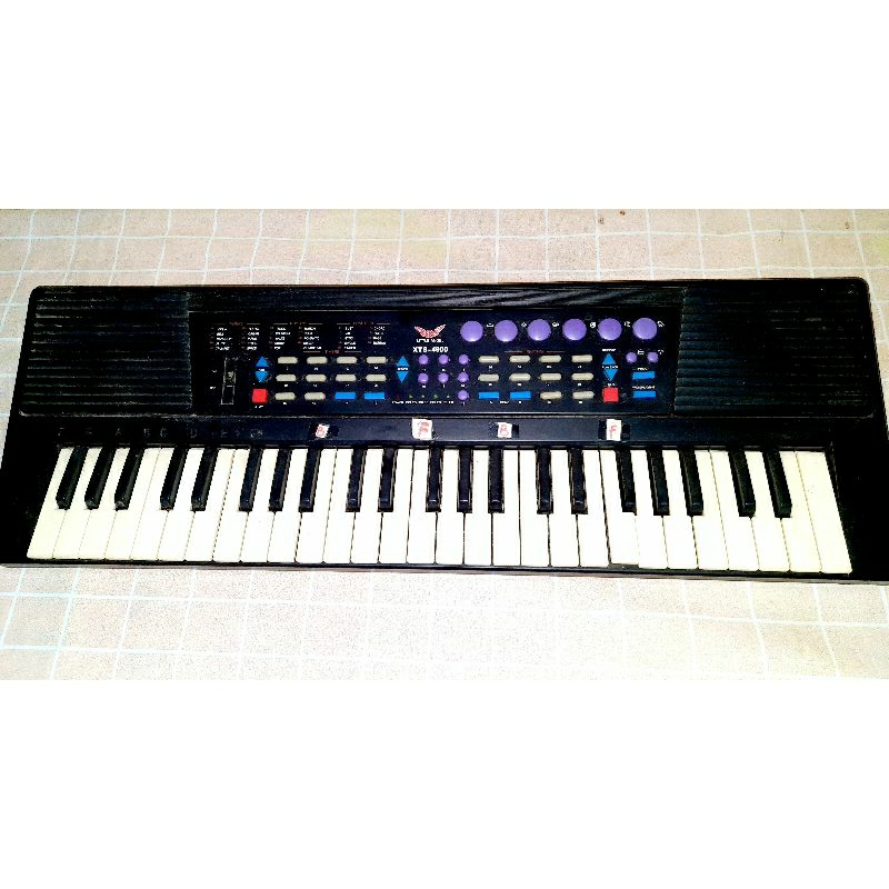 Alat musik Keyboard Piano XTS 4900
