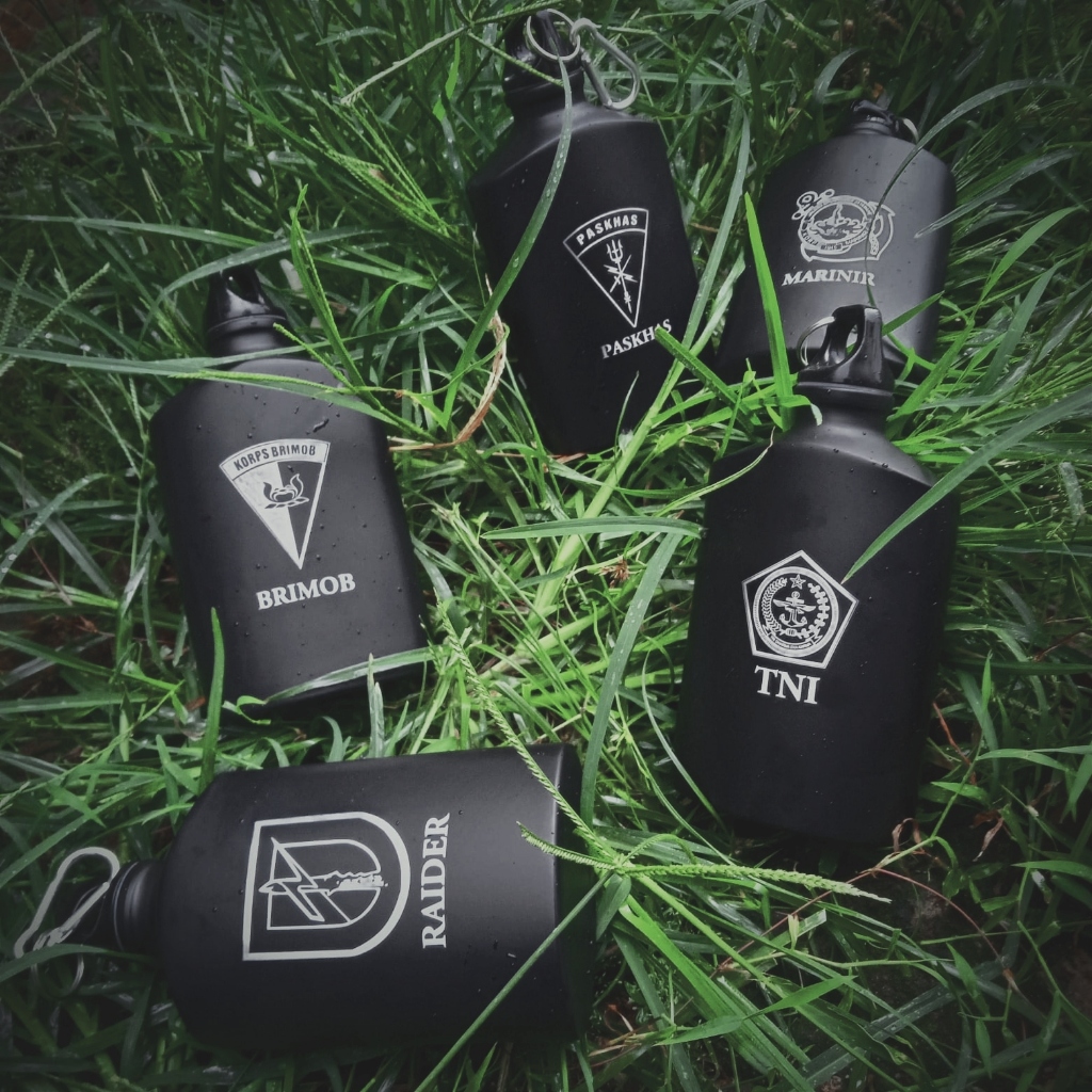 Botol minum hipflask hipflash peples botol besi costum logo tni brimob paples tactical army bottle