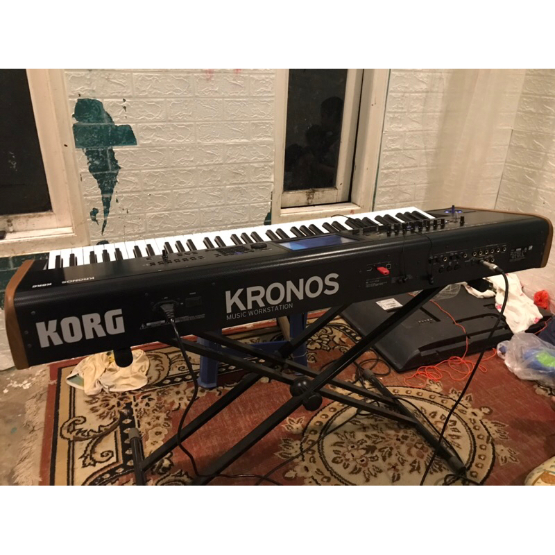 Korg kronos 2 73 key New