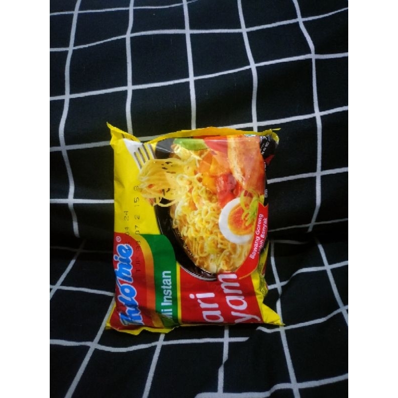 

Indomie kari ayam per 1 pcs