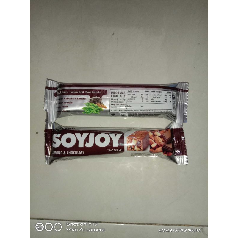 

Soyjoy Almond & Chocolate 30gr, Soyjoy Strawberry 30gr, Soyjoy Lekker & Nuts 28gr, Soyjoy Tropicals Cranberries 28gr, Soyjoy Mochachoco Cashew 28gr, Soyjoy Raisin Almond 28gr