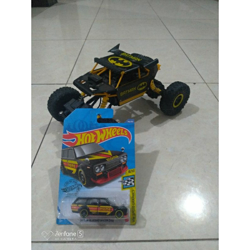 hotwheels Datsun Bluebird Wagon (510) Momo hitam