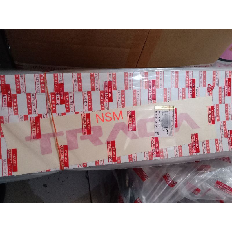 DECAL TRAGA / STICKER TRAGA ORIGINAL ISUZU GENUINE PART