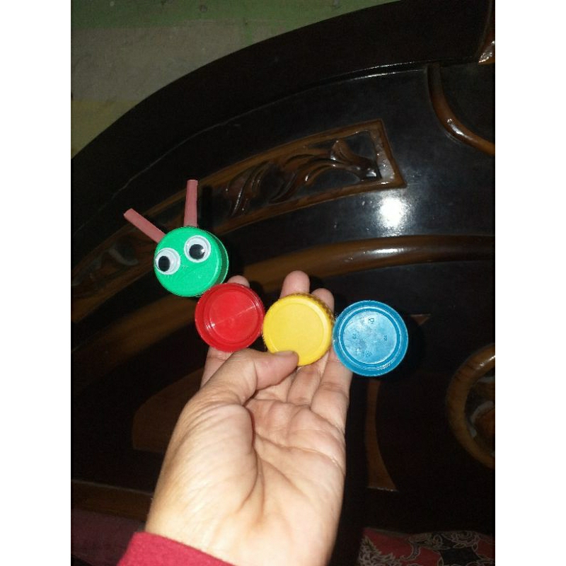 Mainan Dari Tutup Botol/Prakarya/TugasSekolah/Tugas Prakarya/Ulat Dari Tutup Botol