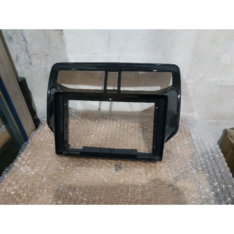 Frame head unit Rush 2019 - frame android 9 Inch rush 2019