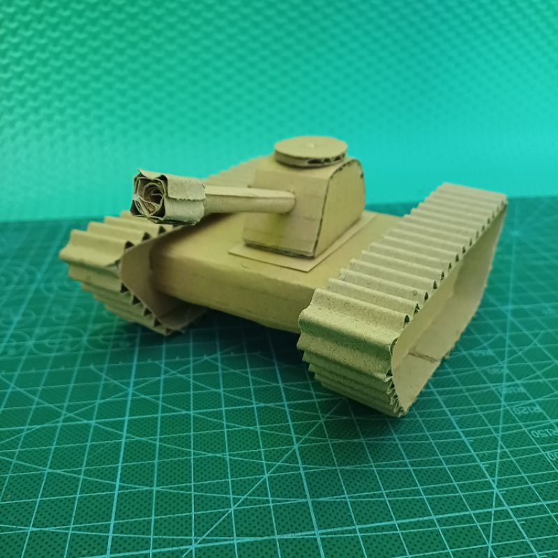 

prakarya dari kardus tank baja