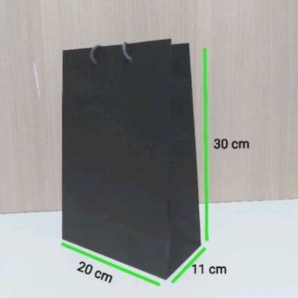 

Paper bag Termurah Polos Hitam R6 Panjang Size 20 x 10 x 30 (P x L x T ) | Tas Kertas | Tas Souvenir | Tas Kado | Tas Hajatan