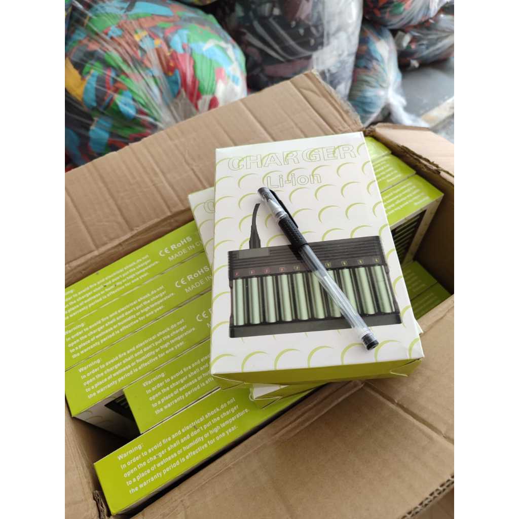ORIGINAL LION CHARGER MULTI Battery Charger 12 / 10 / 4 Slot 18650 26650 14500 16340 18500 10440 183
