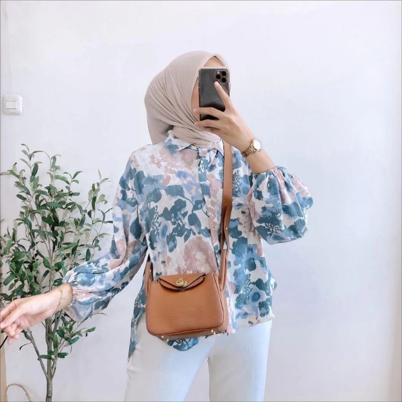 ATASAN WANITA KEKINIAN/ KEMEJA WANITA OVERSIZE /KEMEJA WANITA KEKINIAN