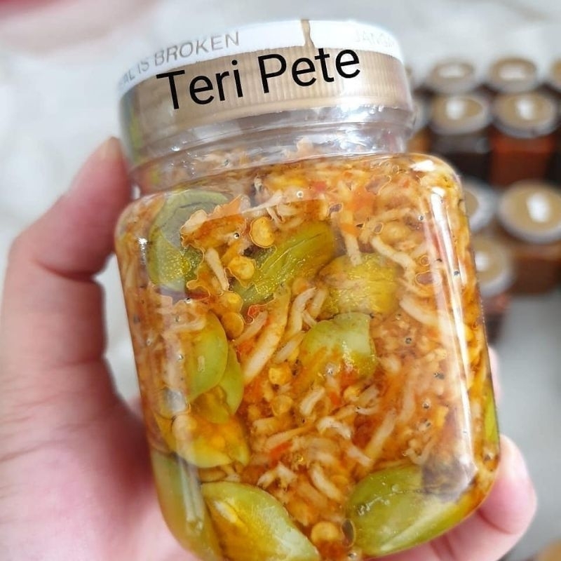 

Sambal mercon cumi teri jengkol pedas Raos 120g