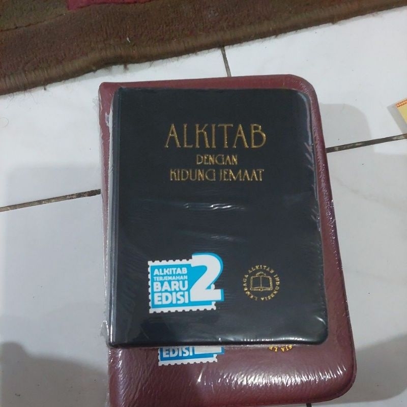 Alkitab dengan kidung jemaat 032 Tb2 kecil