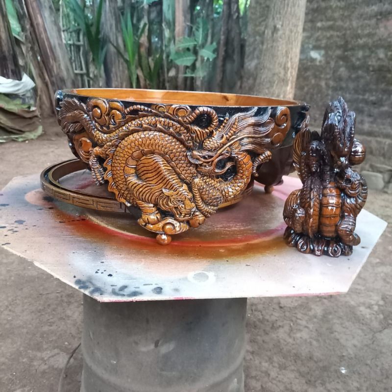 Tebok lovebird sogon ukir motif naga vs macan pion kararakter