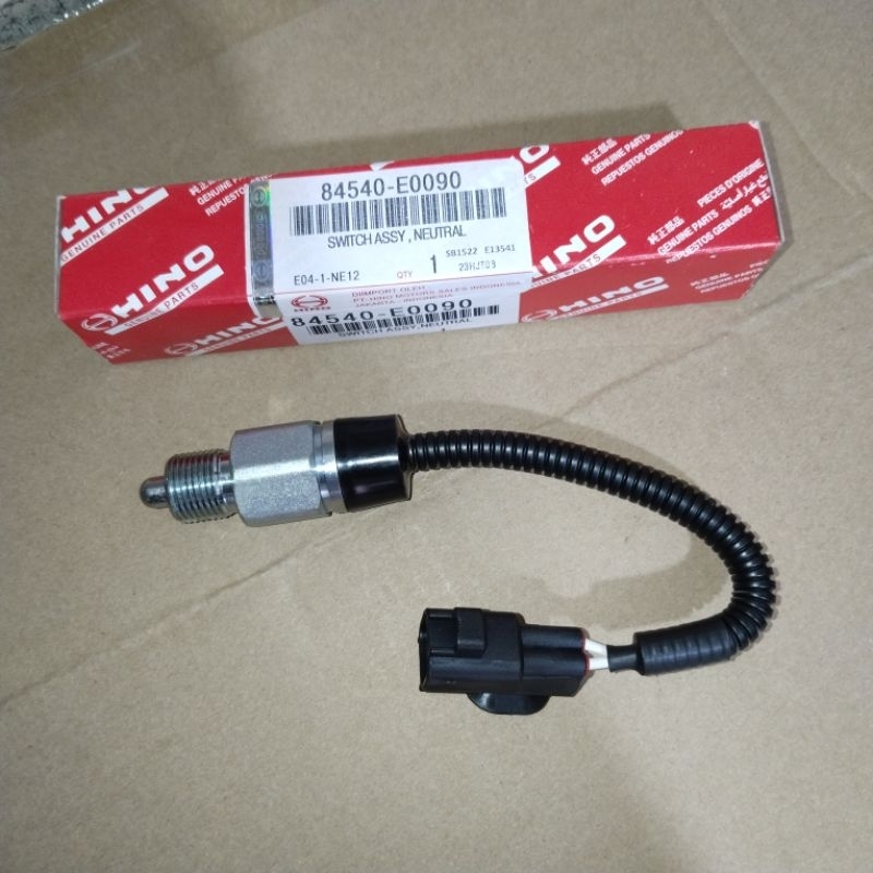 SWITCH TRANSMISI HINO 500 84540-E0090 SWITCH NETRAL TRANSMISI HINO 500