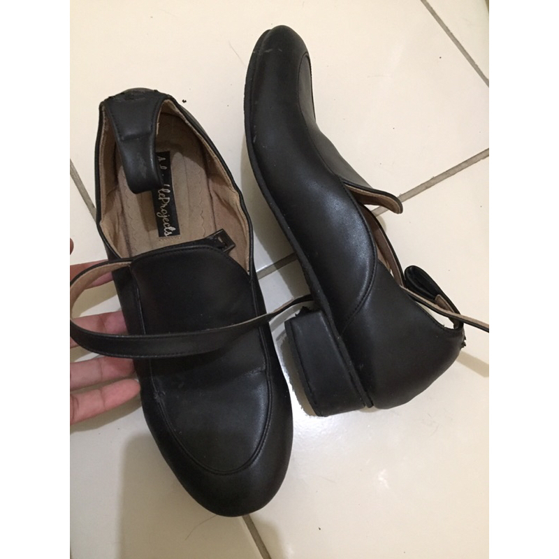 Sepatu model docmart merk adorable project second / adorable projects second