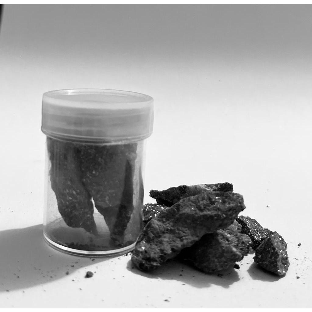 Batu Itsmid / Celak Itsmid batu asli dari Madinah / Celak Mata 20gr