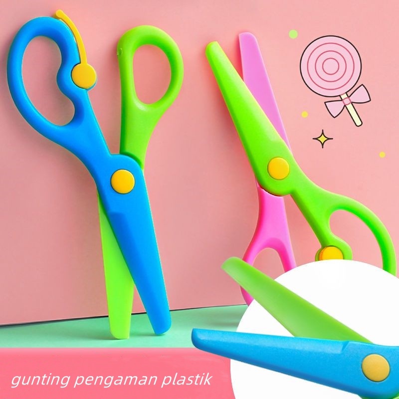 

Gunting Plastik Anak, Aman Nyaman, Warna Menarik, Belajar Menggunting