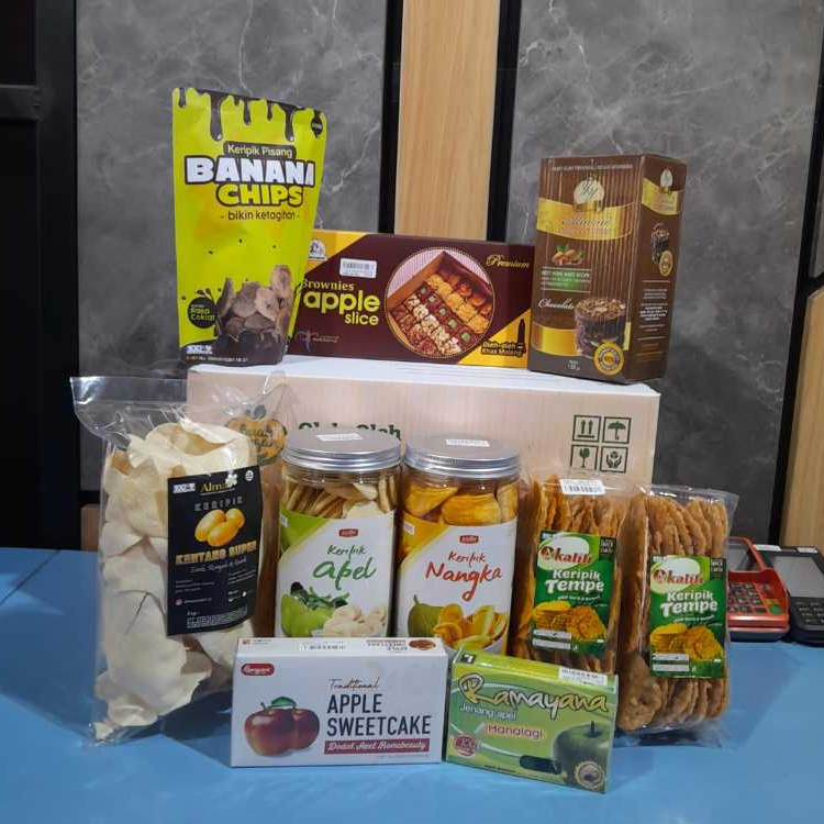 

PAKET 4 OLEH-OLEH BUAH TANGAN CAMILAN RINGAN DAN KRIPIK