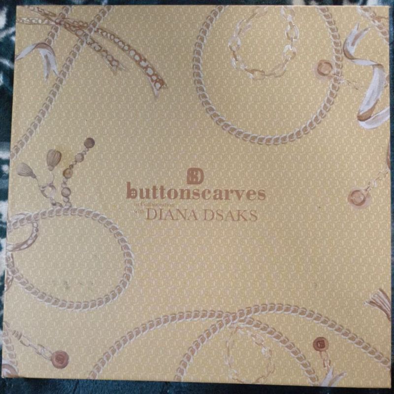 Series Chain 1 ButtonScarves