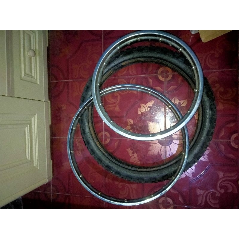 ring 16 hole 28 bekas copotan klx 150bf (velg belakang klx 150bf)