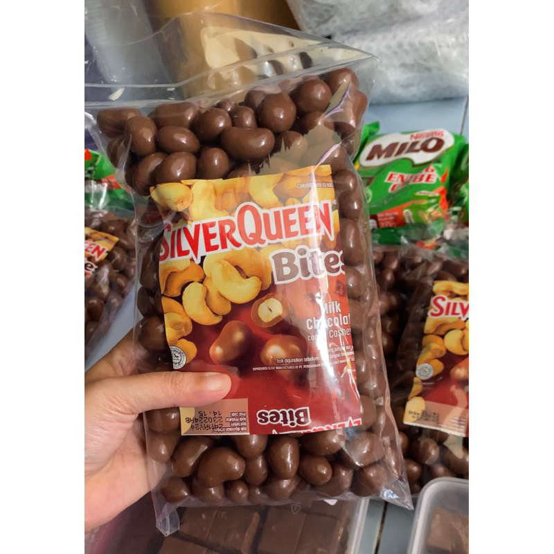 

Silverqueen Bites SQ bites Mede / Almond / Dark ASLI PRODUKSI BARU