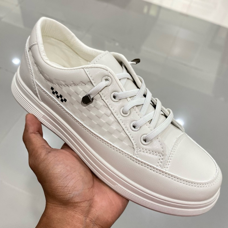 St.Moritz Sepatu Sneakers Hitam Putih Wanita Super Comfy