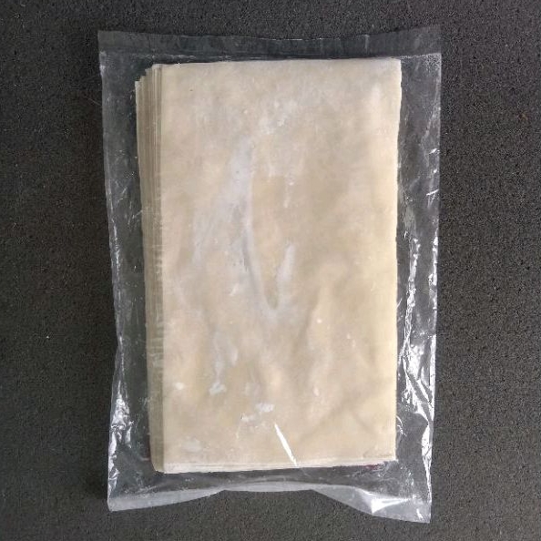 

KULIT PANGSIT 500 GRAM PERSEGI PANJANG 14x24 cm