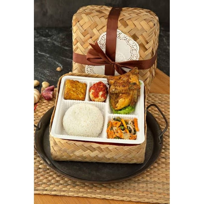 

Nasi Besek 4 Menu Termurah