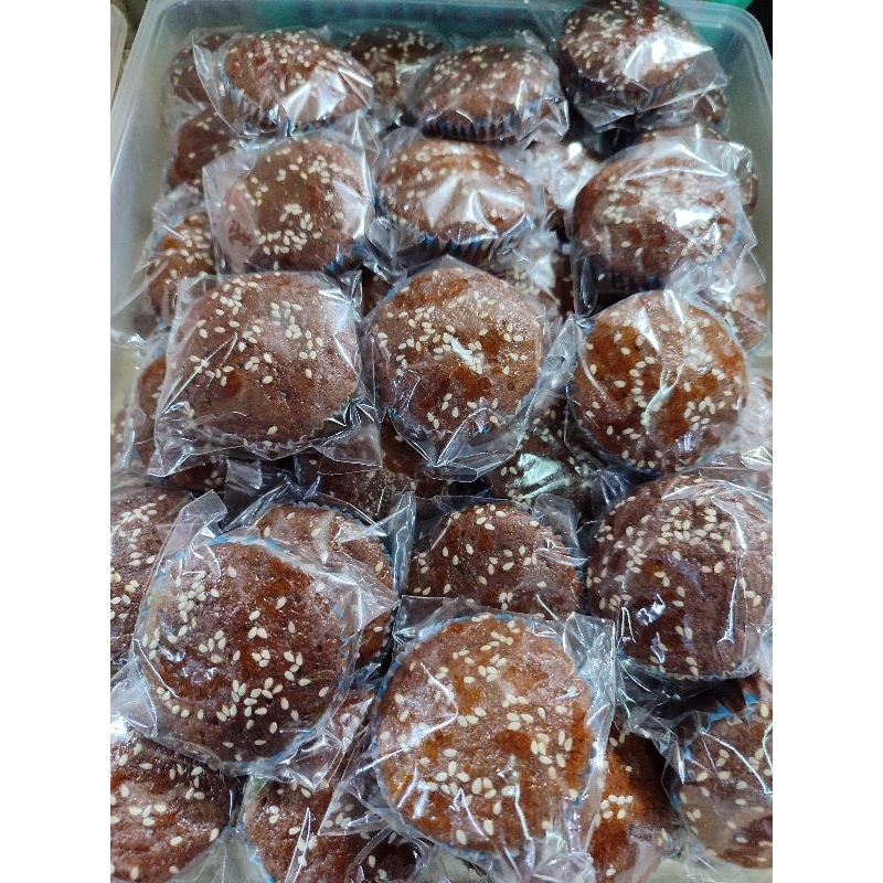 

BOLU COKLAT PISAN TABUR WIJEN ISI (4)READY PAGI