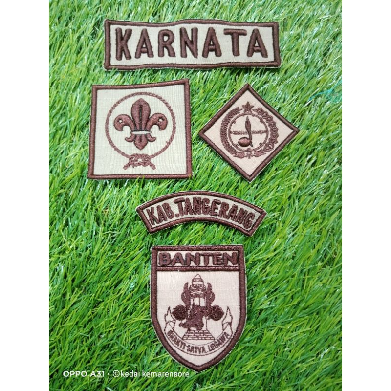 ATRIBUT PRAMUKA 1 SET TIMBUL DENGAN KWARDA (baca deskripsi)