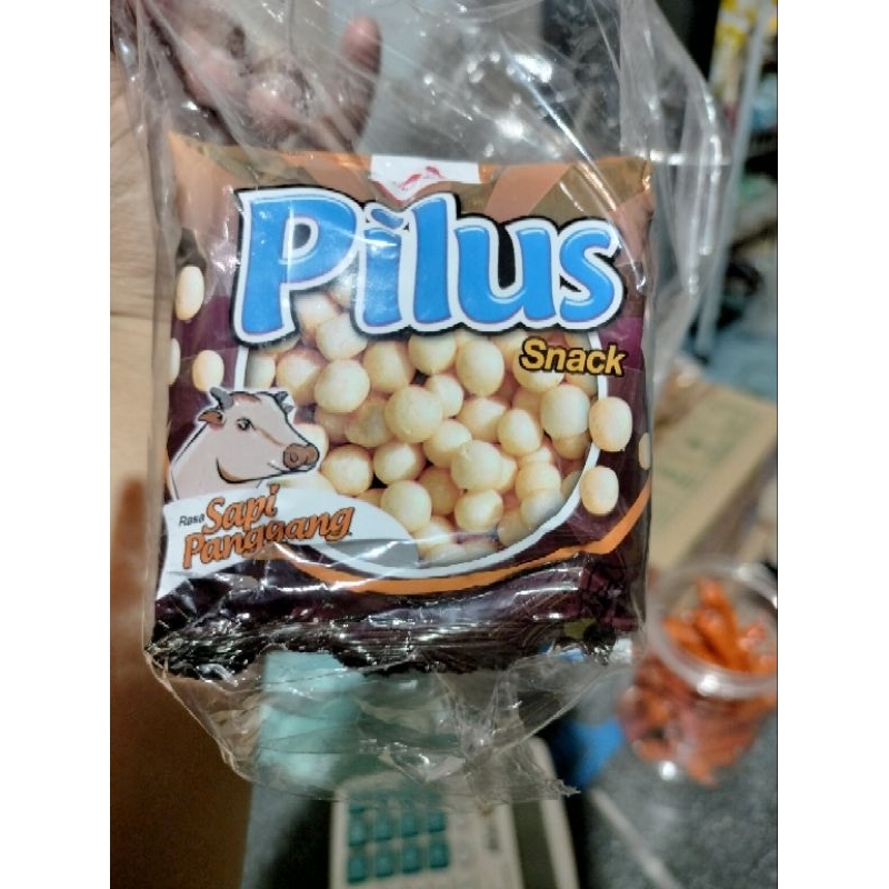 

Pilus Snack Dua Kelinci 20's @7gr rasa sapi panggang