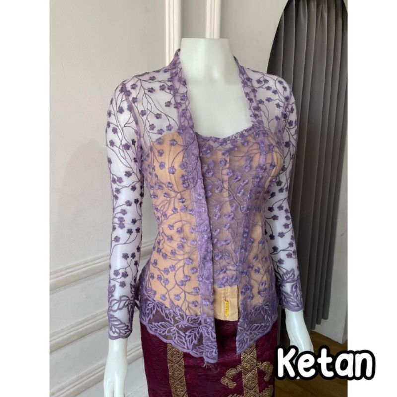 Kebaya tile akar bunga